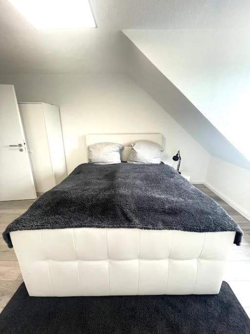 Sonnenglanz Wohnung Auf Der Vierten Duisburgo Exterior foto